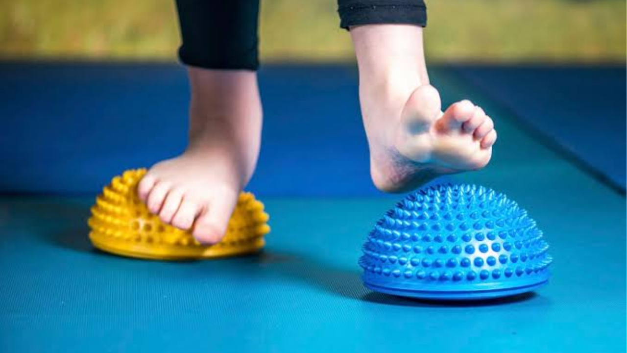 Balance Training in Physiotherapy: How It Helps Prevent Falls and Improve Mobility